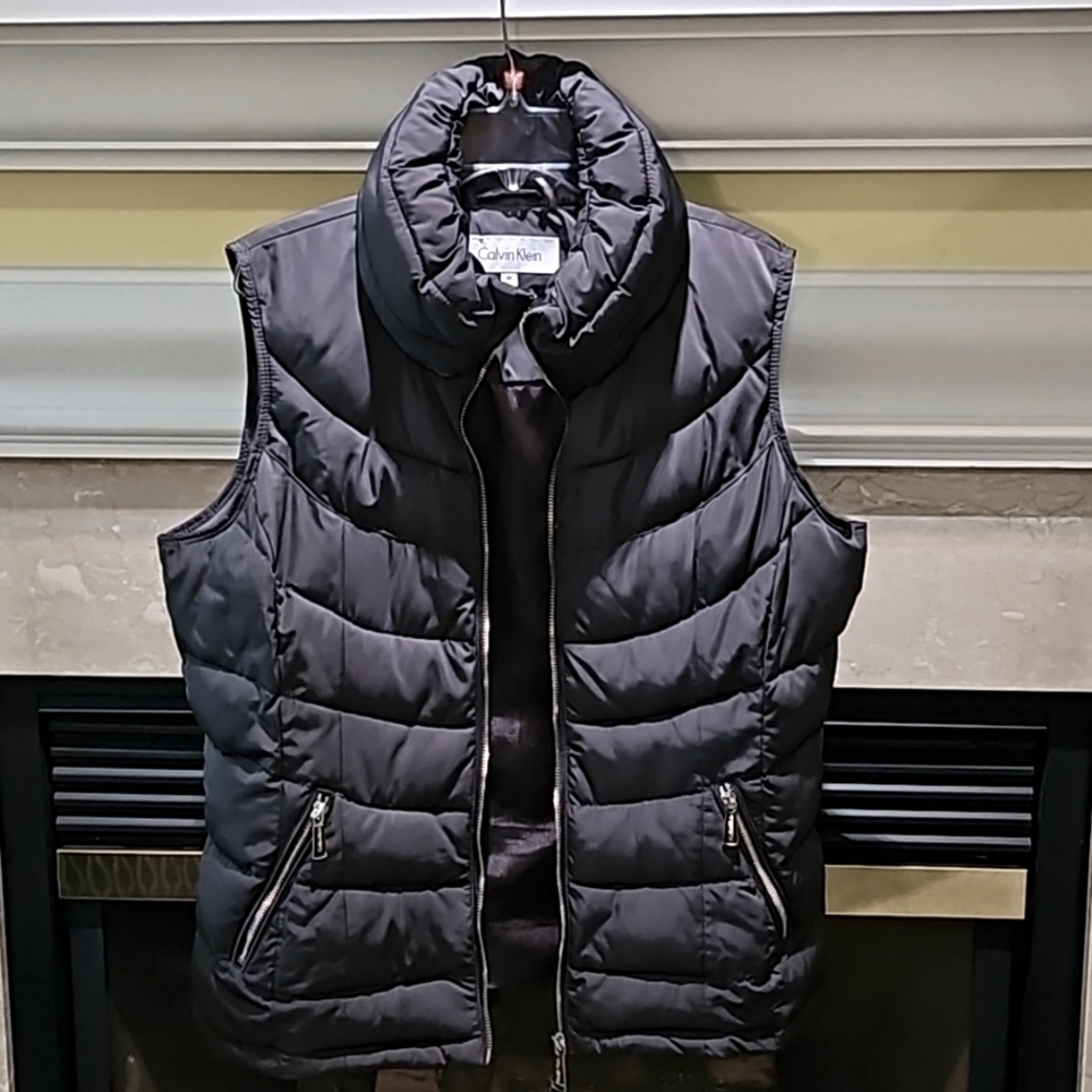 Calvin Klein Puffy Vest size Medium Poly Filled